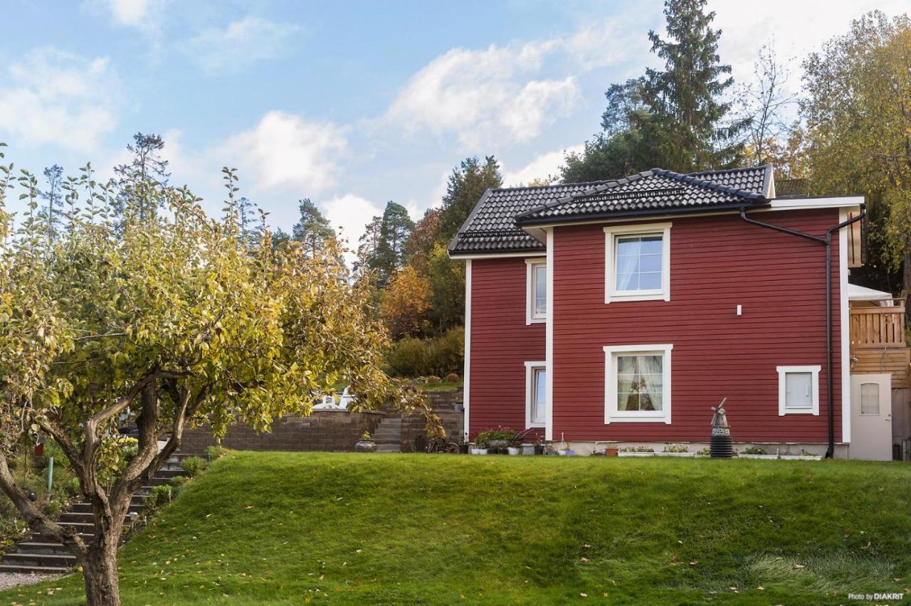 Charming Apartment In A Red House In Stockholm Exterior foto
